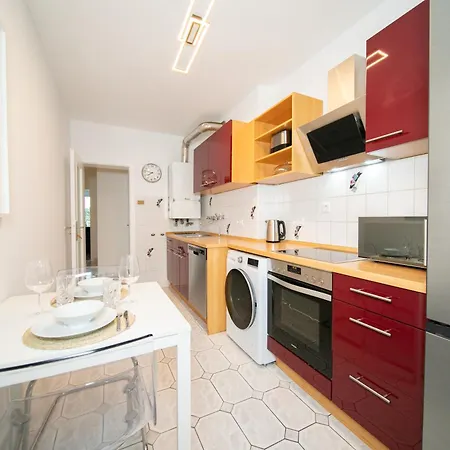 Bright - Zentral Mit Kueche - 65 Sqm - Messe Apartment
